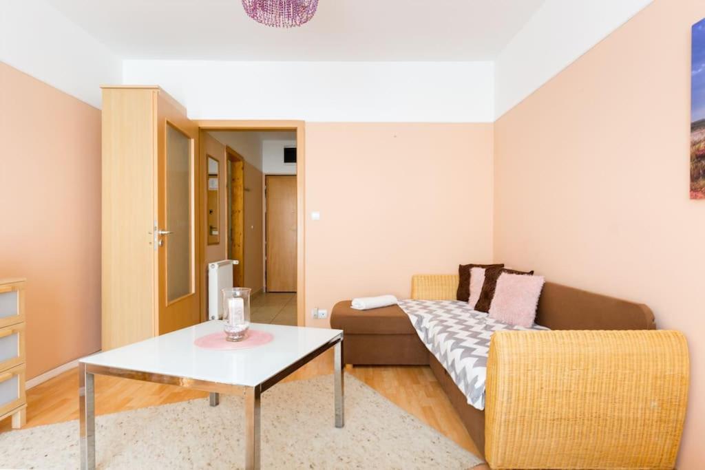 Acacia City Center Apartment بودابست المظهر الخارجي الصورة